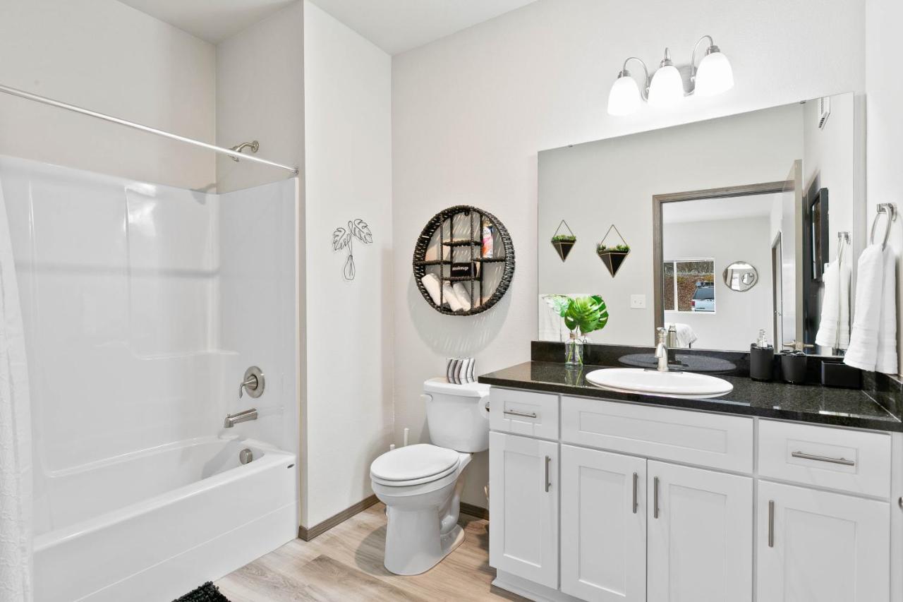 Huge-Fun-Trendy Apt By Perry District & Downtown سبوكين المظهر الخارجي الصورة